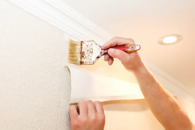 Pose de papier peint à Sardon — revêtements muraux et toiles de verre